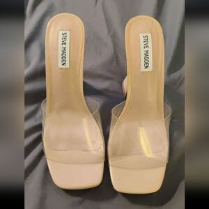 Steve Madden Lips Pump